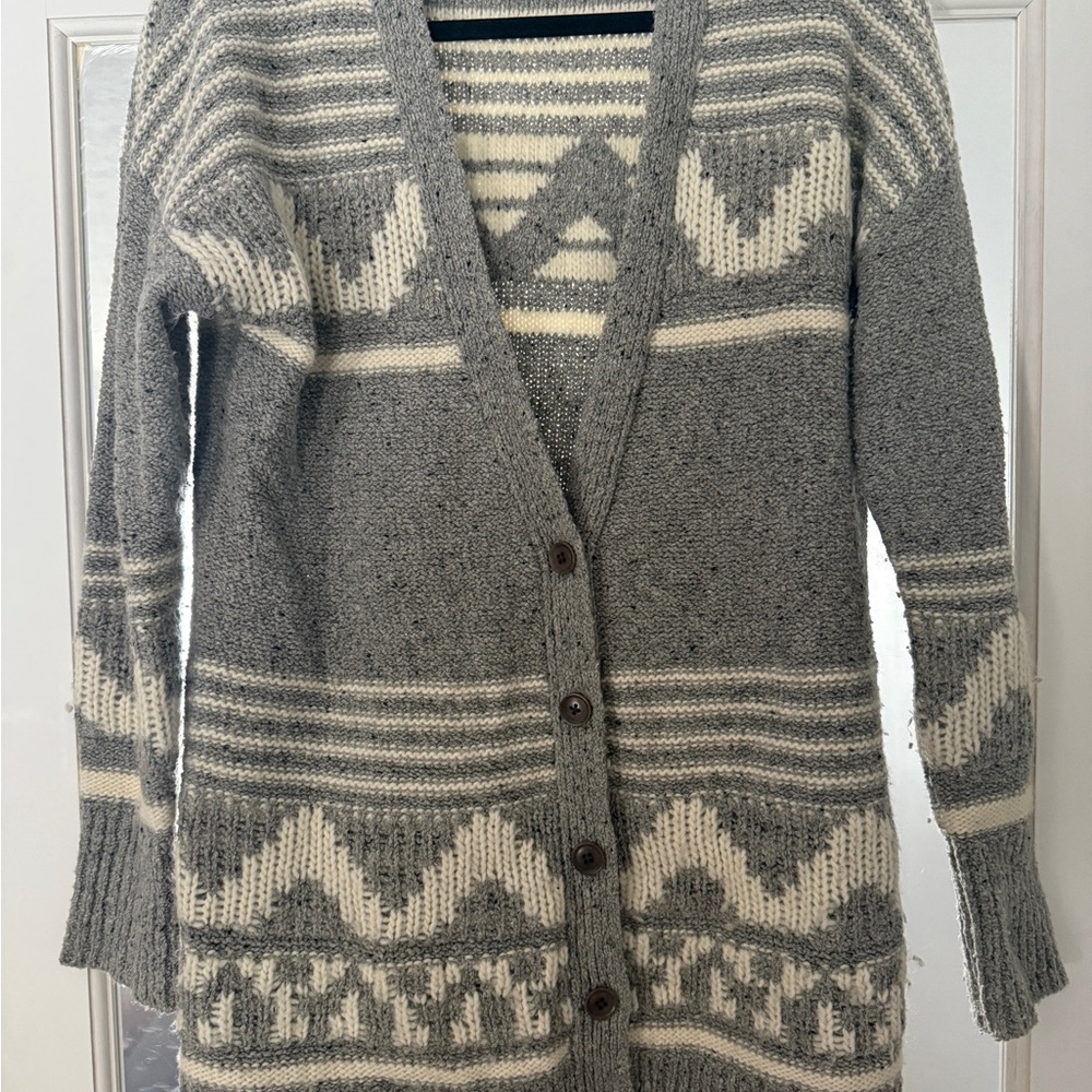 Banana Republic Cozy Aztec Gray/Cream Patterned Cardigan Sweater